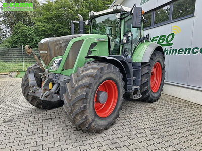 E-FARM: Fendt 826 Vario Profi Plus - Tractor - id YXKPBJ9 - €98,000 - Year of construction: 2015 - Engine hours: 5,388,Engine power (HP): 260,Germany