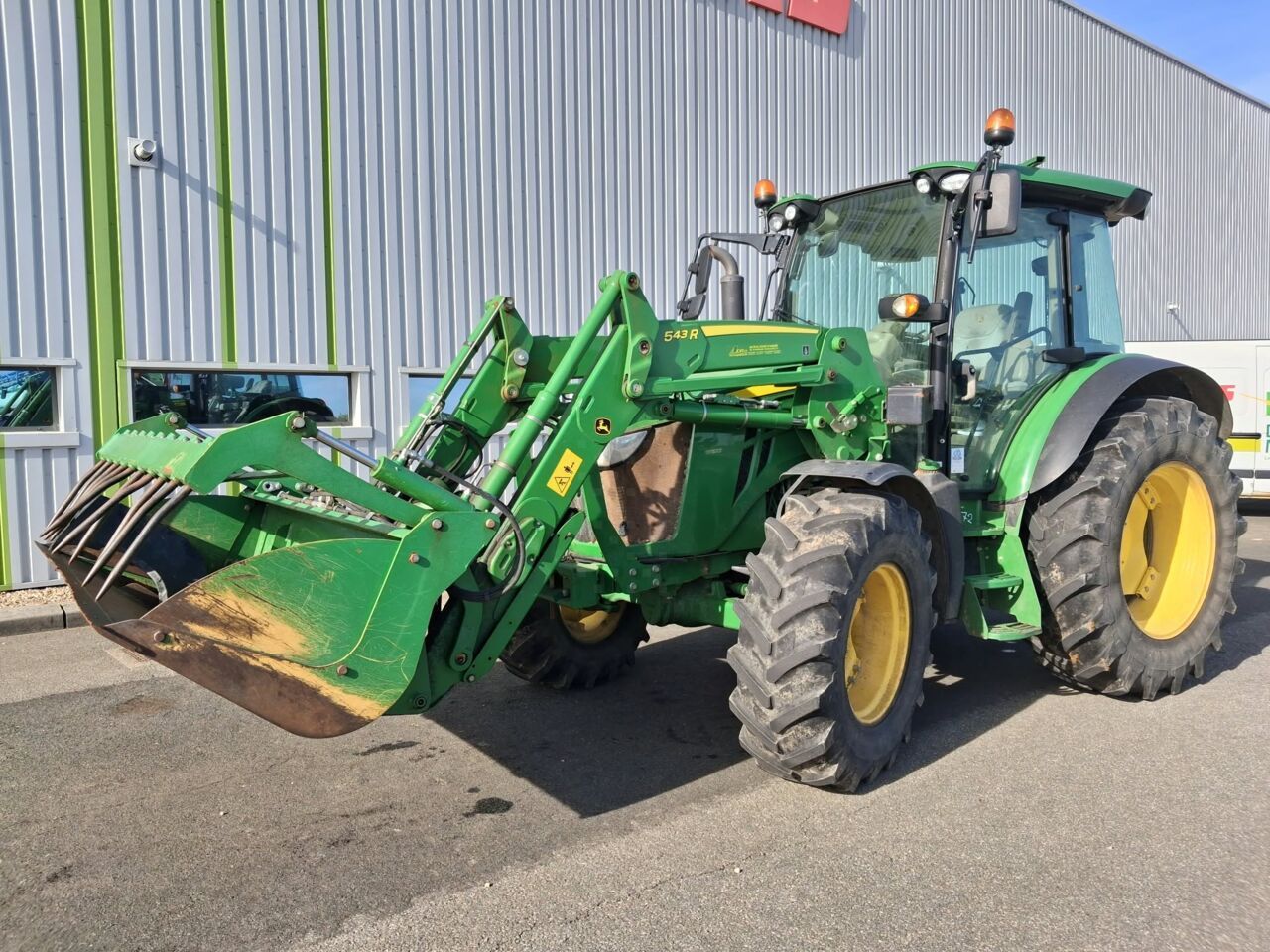John Deere 5090 R Tractor €42,000
