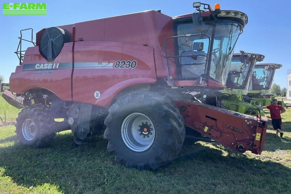 Case IH Axial-Flow 8230 Комбайн 104 110 €