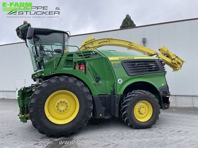 E-FARM: John Deere 9700 - Self propelled forage harvester - id LULNSMY - €224,800 - Year of construction: 2020 - Engine hours: 1,821,Engine power (HP): 770,Germany
