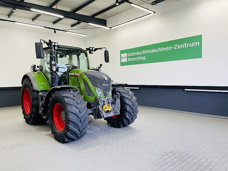 Fendt 724 Vario Profi Plus Tractor €175,378