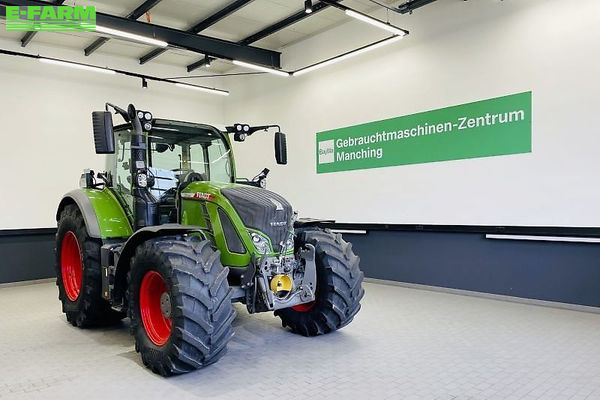 Fendt 724 Vario Profi Plus Tractor €175,378