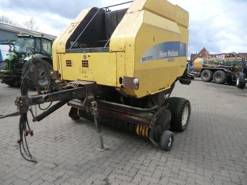 New Holland T 7070 Baler €7,500