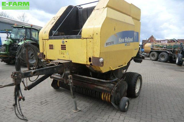 New Holland T 7070 Baler €7,500