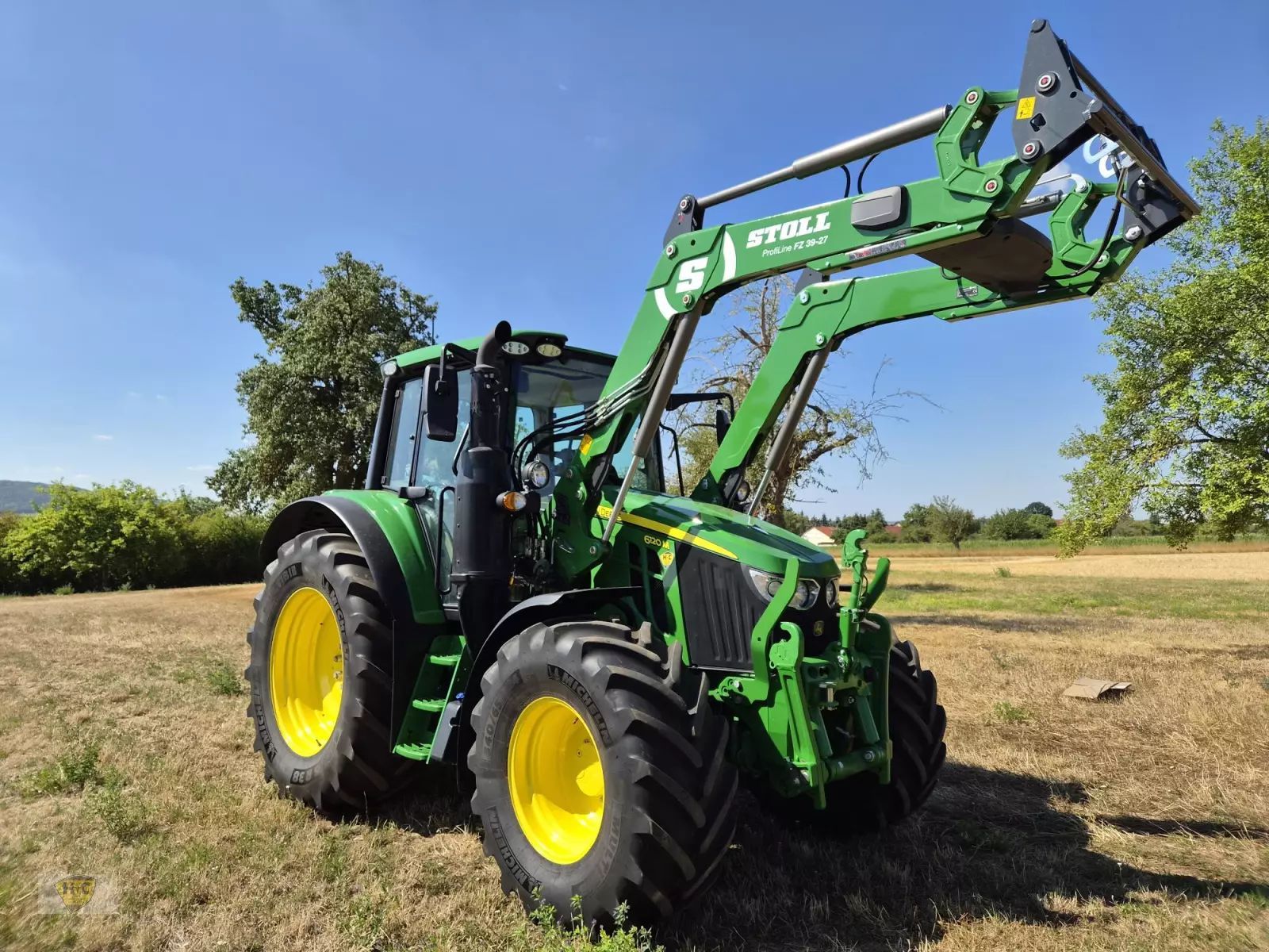 John Deere 6120 M Tractor €99,800