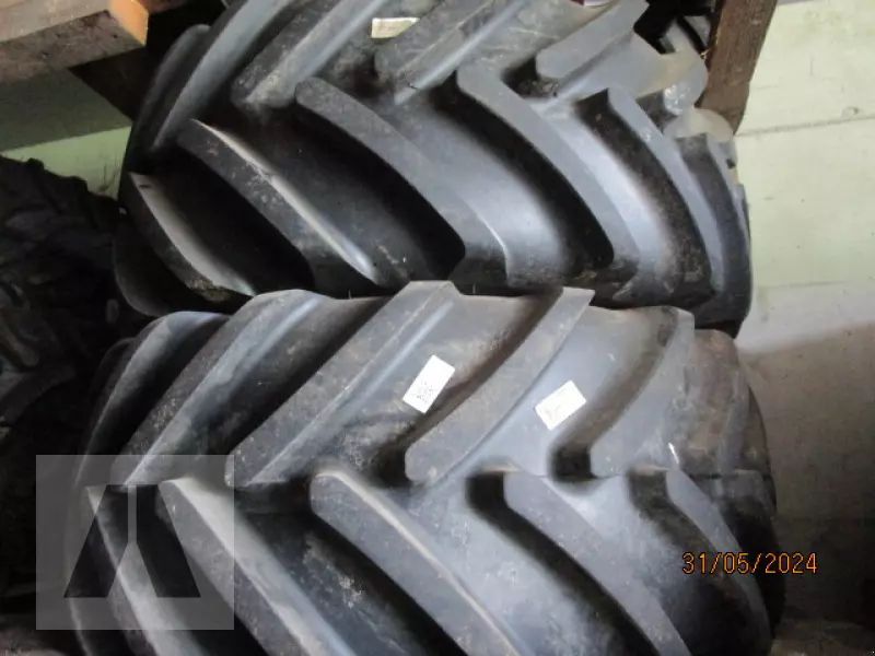 MICHELIN 600/65r38 +540/65r24 Wheel and track €7,500