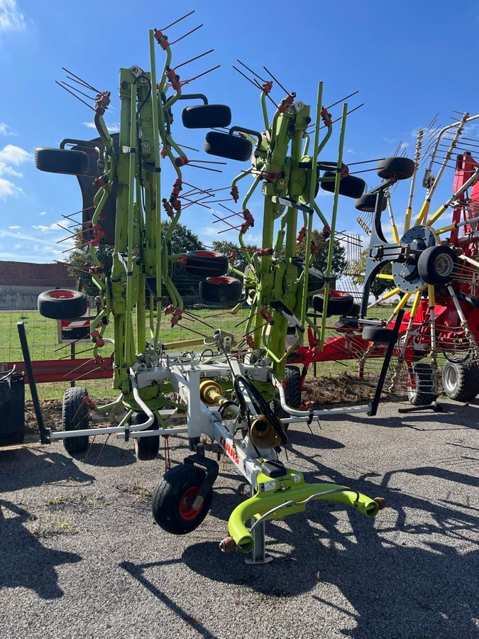 Claas Volto 1100 T Tedder €10,000