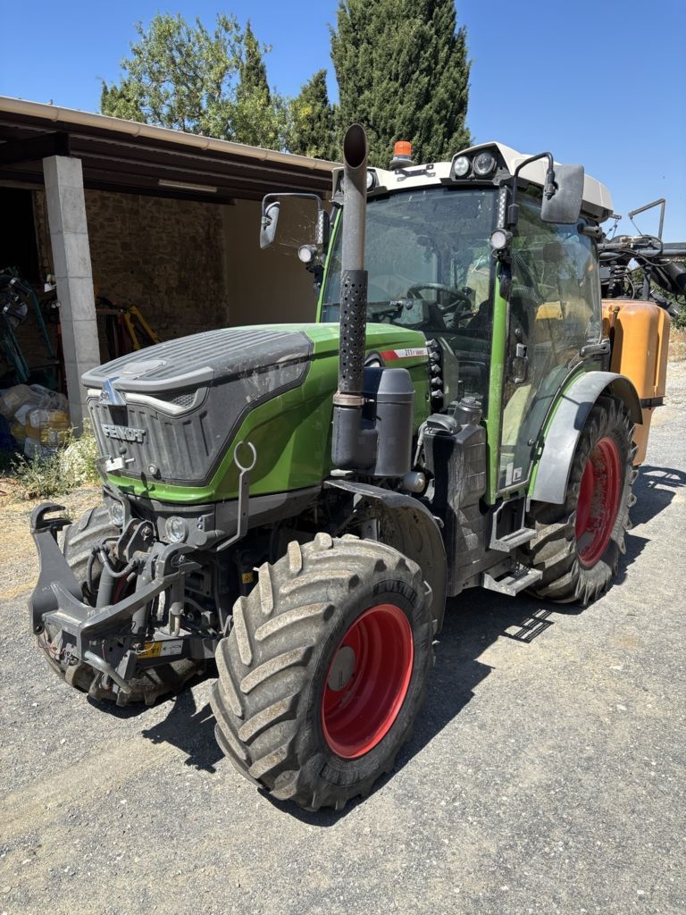 Fendt 211 Vario Tractor 85.000 EUR