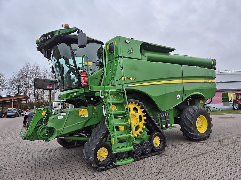 John Deere S 780 Combine harvester €226,000