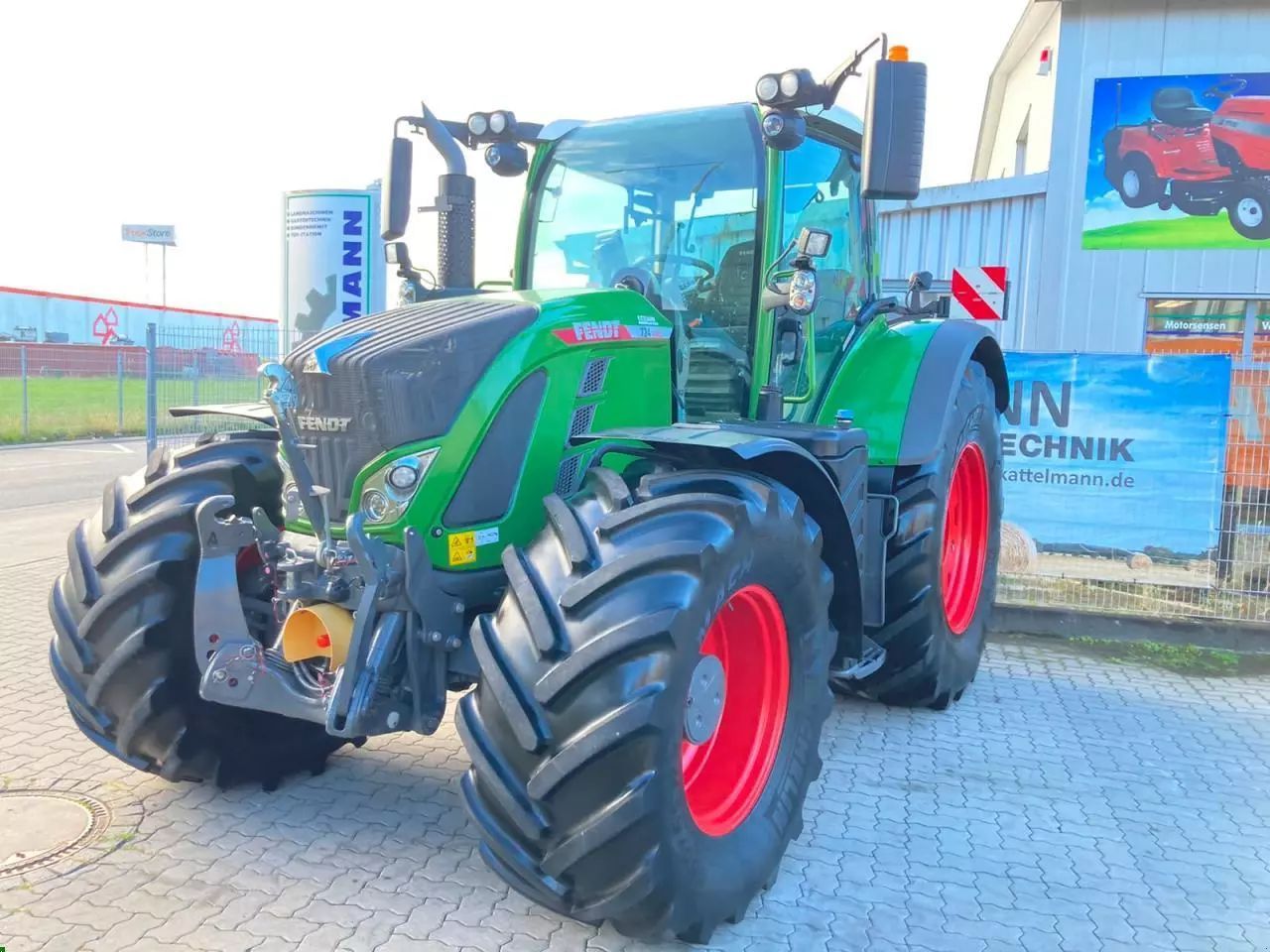 Fendt 724 Vario Tractor €152,900