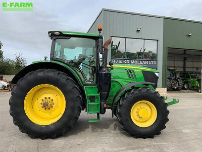 E-FARM: John Deere 6215 R - Traktor - id L1QNFGW - 51.763 € - Baujahr: 2017 - Abgelesene Motorstunden: 10.787,Motorleistung (PS): 233,Vereinigtes Königreich