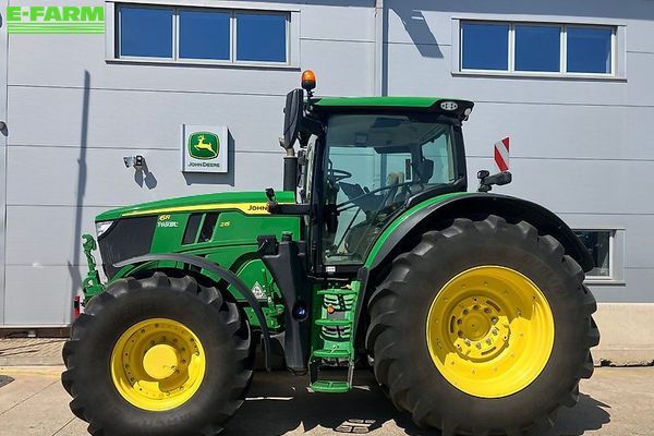 John Deere 6R 215 Tractor €186,512