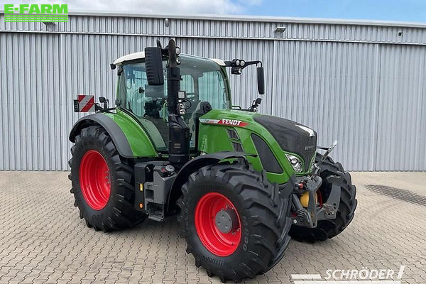 Fendt 724 Vario Profi Plus Tractor €165,885