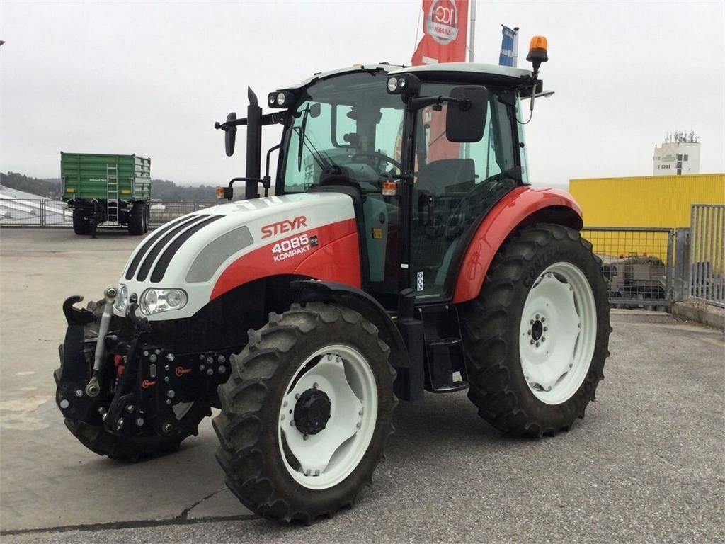 Steyr Kompakt 4085 Tractor €44,159