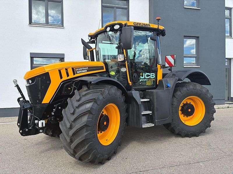JCB Fastrac 4220 iCON Tractor €165,000