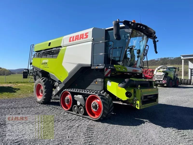 Claas Lexion 8700 Terra Trac Combine harvester €489,000