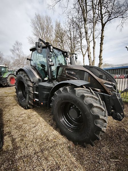 Valtra Q 265 Tractor €174,900