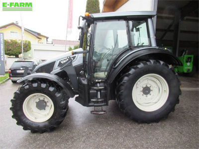 E-FARM: Valtra N 93 - Tractor - id INGQGKQ - €49,167 - Year of construction: 2013 - Engine hours: 7,280,Engine power (HP): 95,Austria