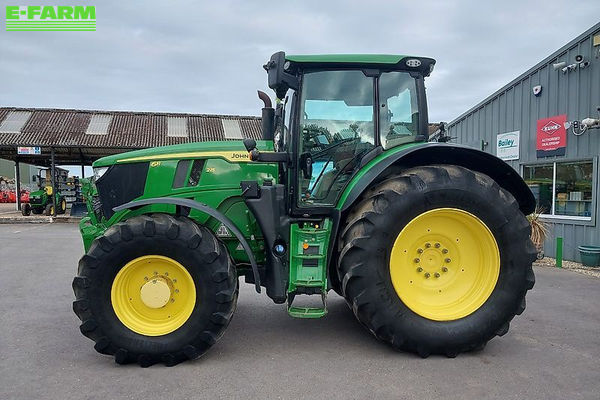 John Deere 6R 215 Tractor €109,125