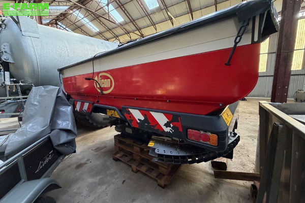 Vicon RO-EDW 2550 Fertiliser spreader €16,000