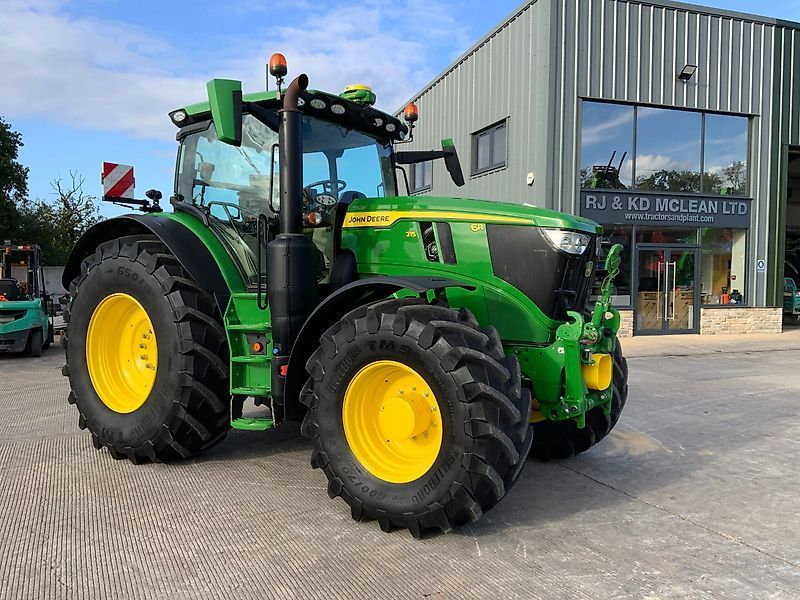John Deere 6R 215 Tractor €148,646