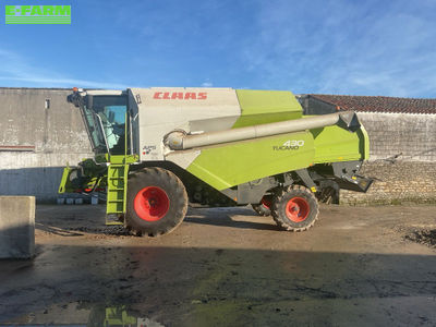 E-FARM: Claas Tucano 430 - Combine harvester - id JNAIGX3 - €74,000 - Year of construction: 2009 - Engine hours: 3,460,Engine power (HP): 240,France
