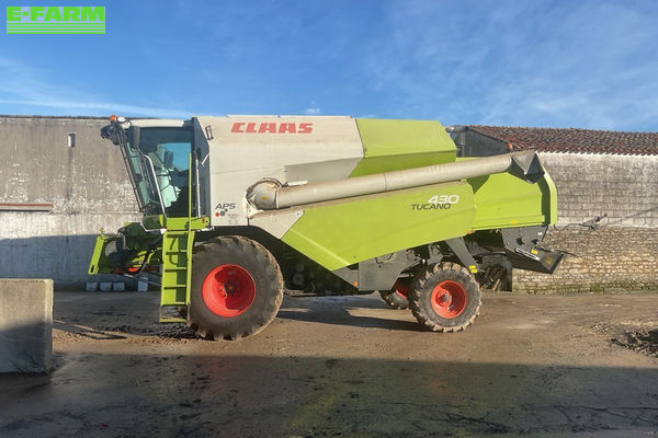 Claas Tucano 430 Combine harvester €74,000