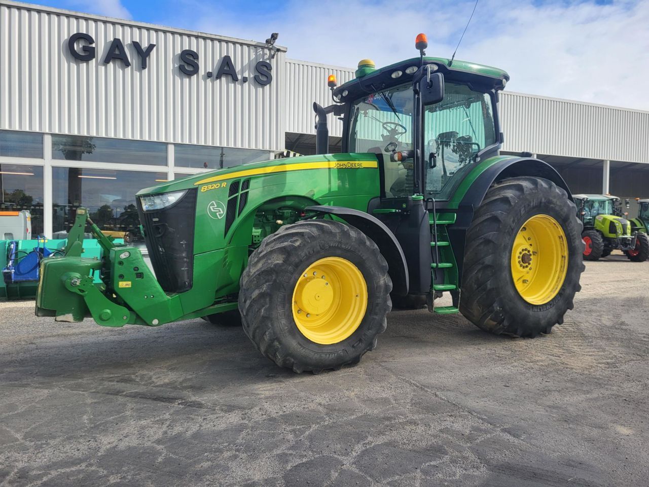 John Deere 8320 R Tractor €145,000