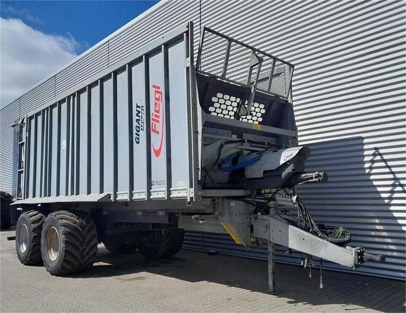 Fliegl gigant fox-asw 281 Trailer €46,835