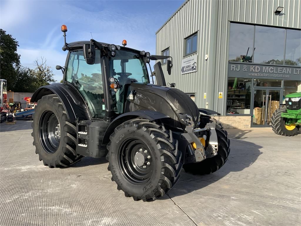 Valtra N 135 Tractor €67,500