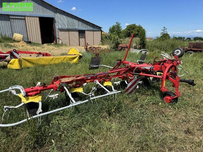E-FARM: Pöttinger Hit 8.81 - Tedder - id XTWVSSN - €8,800 - Year of construction: 2017 - France
