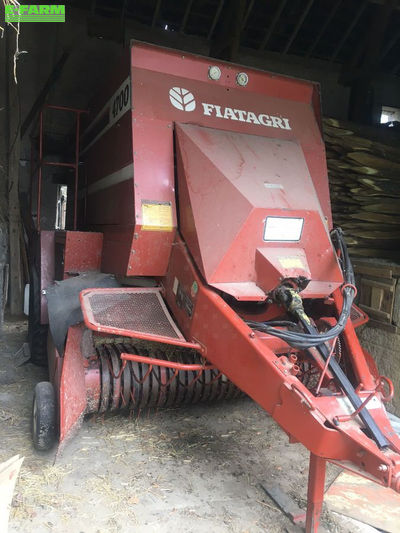 E-FARM: Hesston 4700 - Baler - id FCYZISR - €8,000 - Year of construction: 1991 - Total number of bales produced: 60,000,France