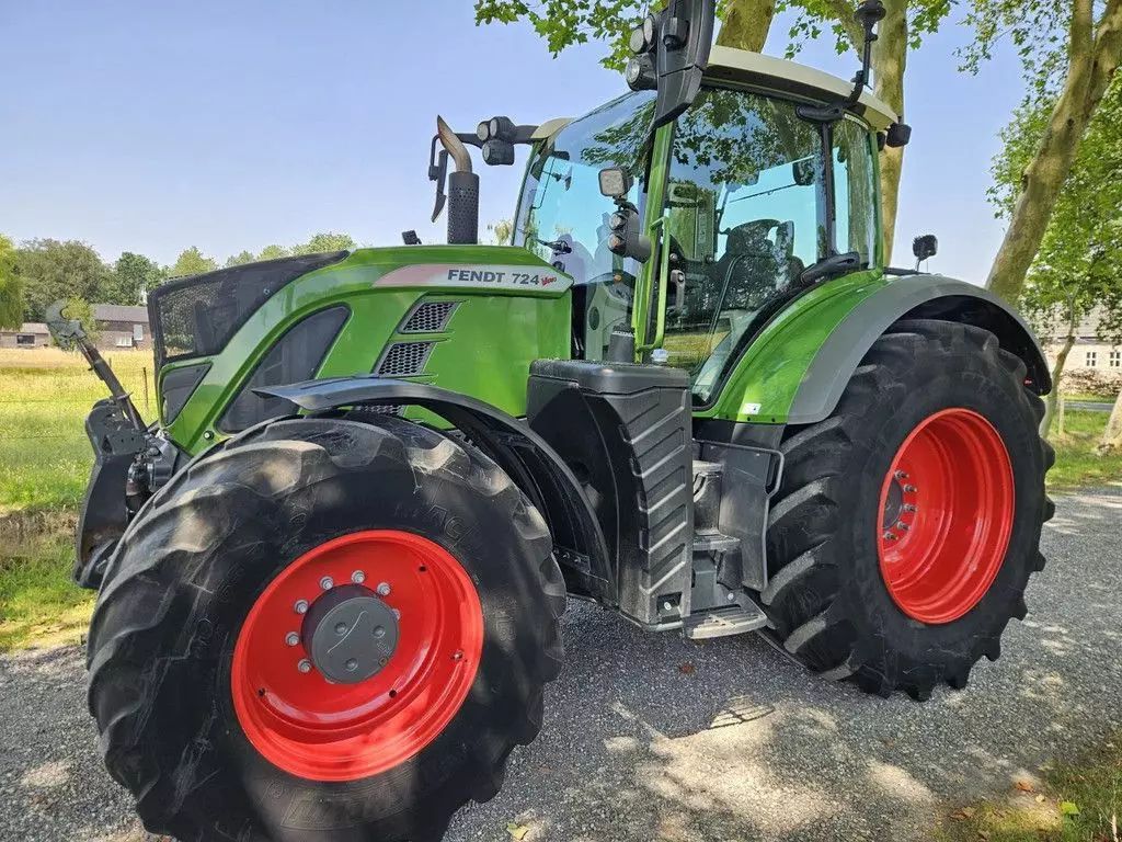 Fendt 722 Vario Tractor €93,000