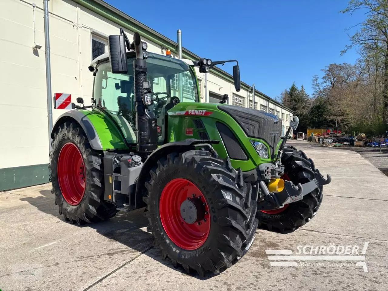Fendt 720 Vario Profi Plus Tractor €134,885