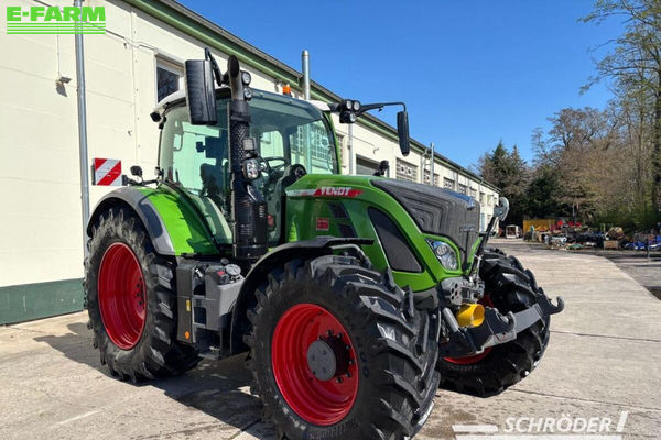 Fendt 720 Vario Profi Plus Tractor €136,885