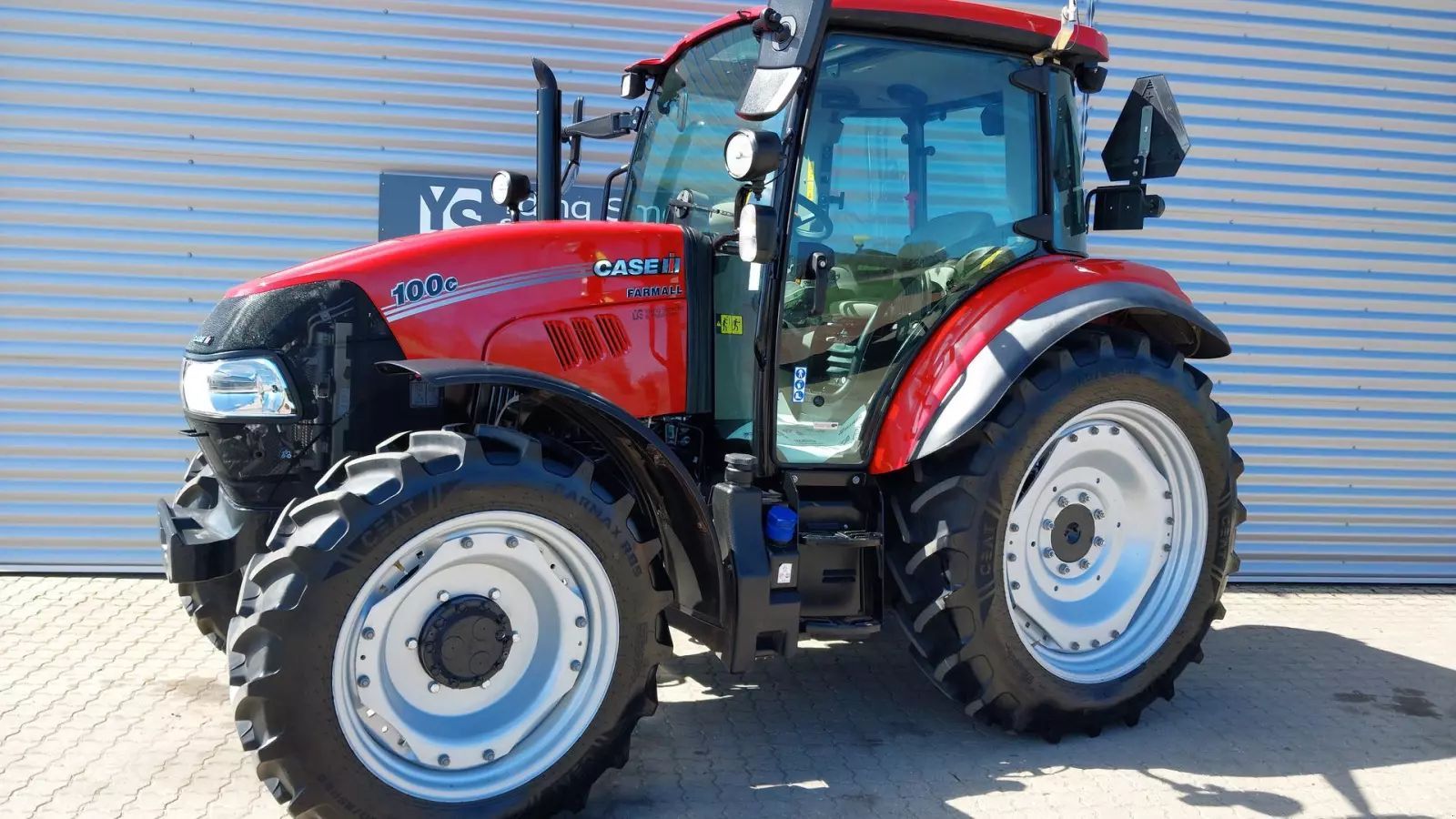 Case IH Farmall 100 C Tractor €56,075
