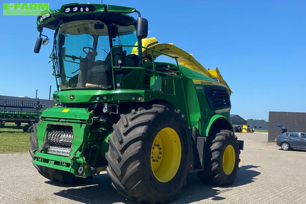 John Deere 9800 Self propelled forage harvester €332,696