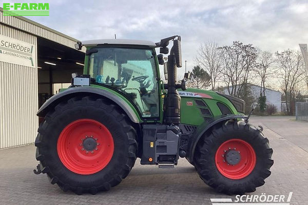 Fendt 718 Vario Profi Plus Tractor €114,885