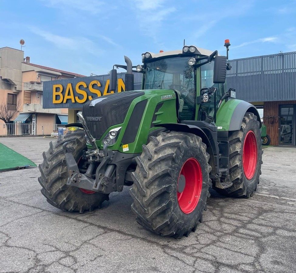 Fendt 826 Vario Tractor €135,000