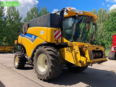 E-FARM: New Holland CR 9090 SCR - Mähdrescher - id FIJ4ZHP - 95.000 € - Baujahr: 2013 - Abgelesene Motorstunden: 2.588,Motorleistung (PS): 544,Lettland