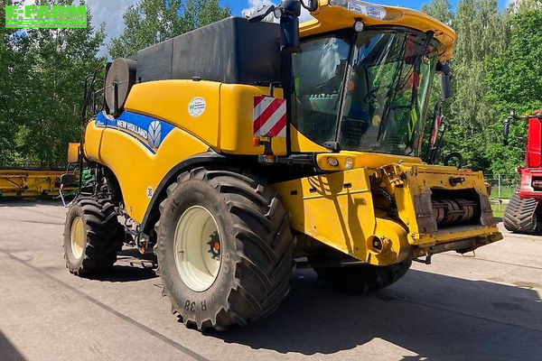 New Holland CR 9090 SCR Mähdrescher 95.000 €