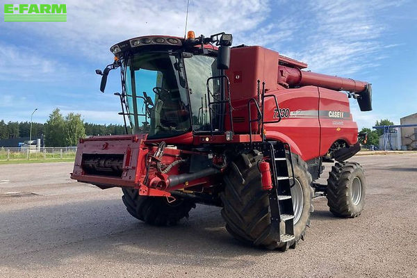Case IH Axial-Flow 7230 Combine harvester €110,000