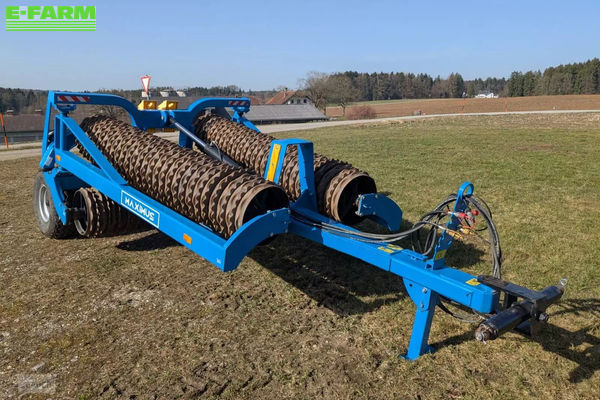 Stekro maximus 7.50 m Presses and roller €9,917