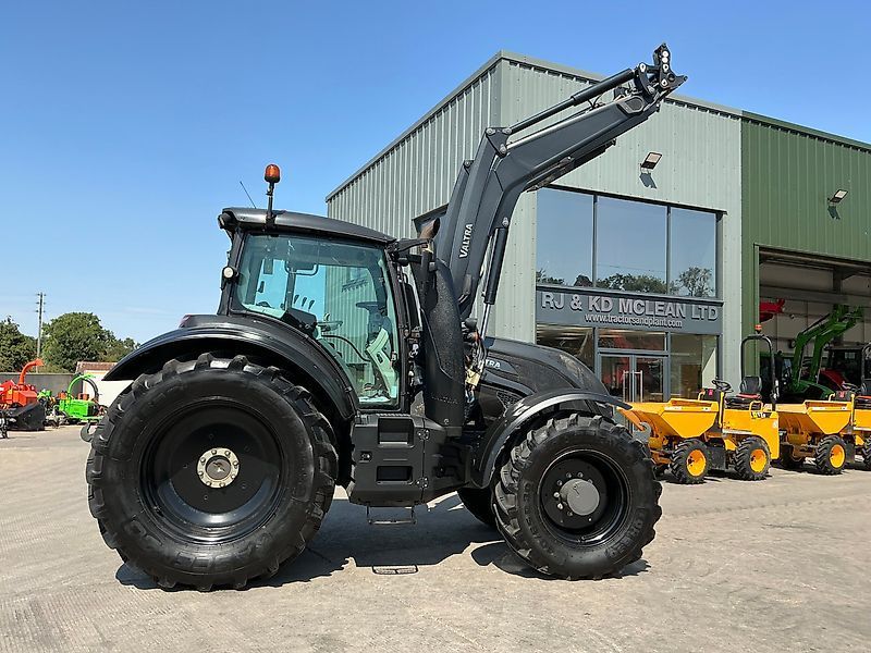 Valtra T 174 Tractor €69,959