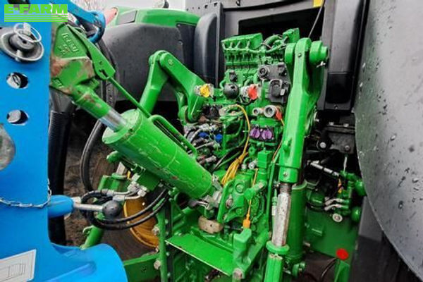 John Deere 6230 R Tractor €136,048