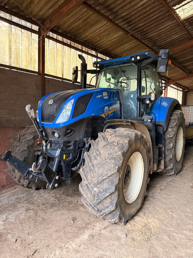 New Holland T7.275 HD Tractor €125,000