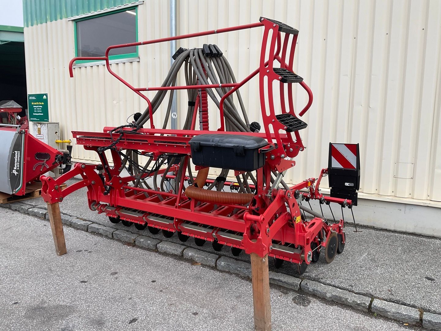 Kverneland E-Drill Compact 3 m Drill €18,742
