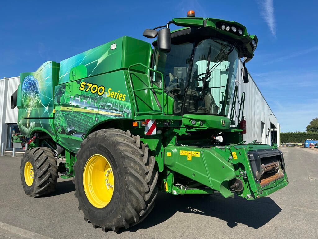 John Deere S 780 Combine harvester €199,000