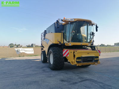 E-FARM: New Holland CR 9060 Elevation - Κομπίνα - id HUGJTJV - 100.000 € - Χρονία: 2008 - Μετρητής ωρών: 3.007,Ιταλία