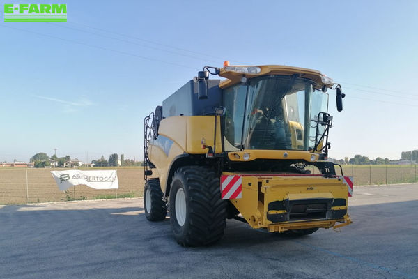 New Holland CR 9060 Elevation Κομπίνα 100.000 €